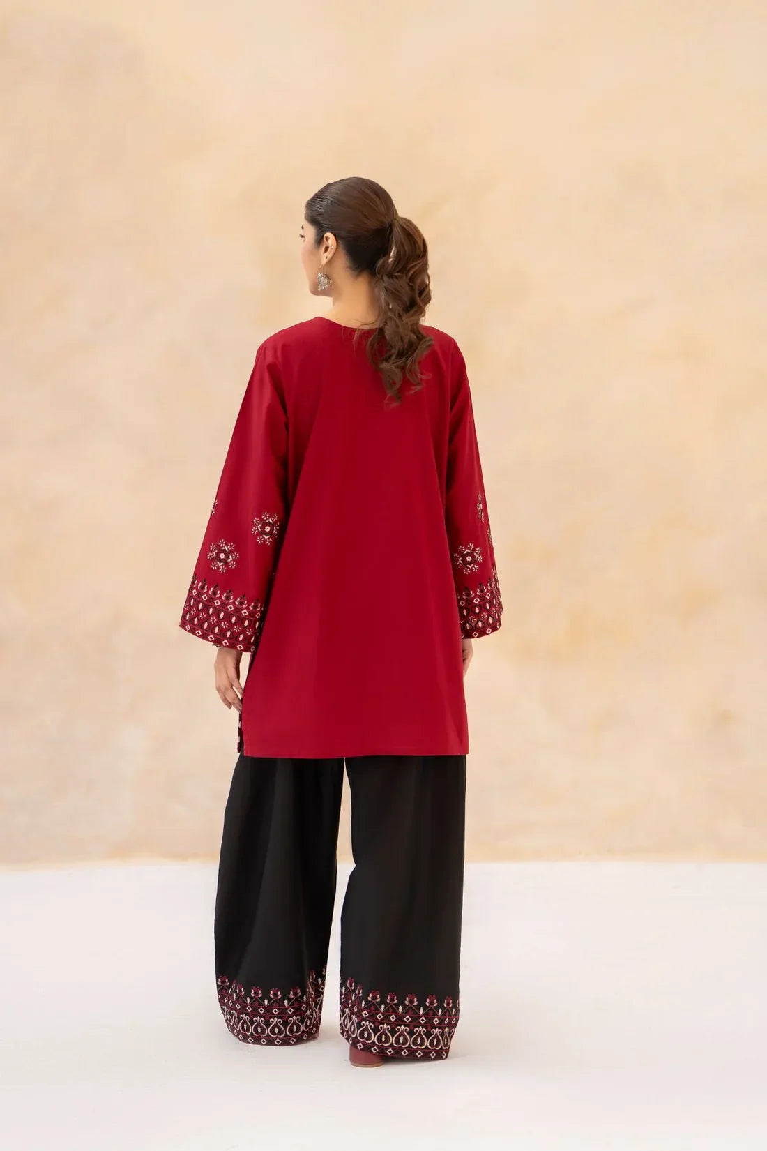 Nabeeha Emb 2pc